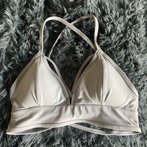 Lululemon Womens Strapy Sports Bra - size 8